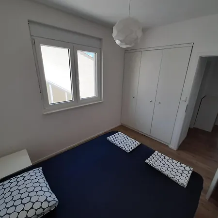 Lana Apartman *